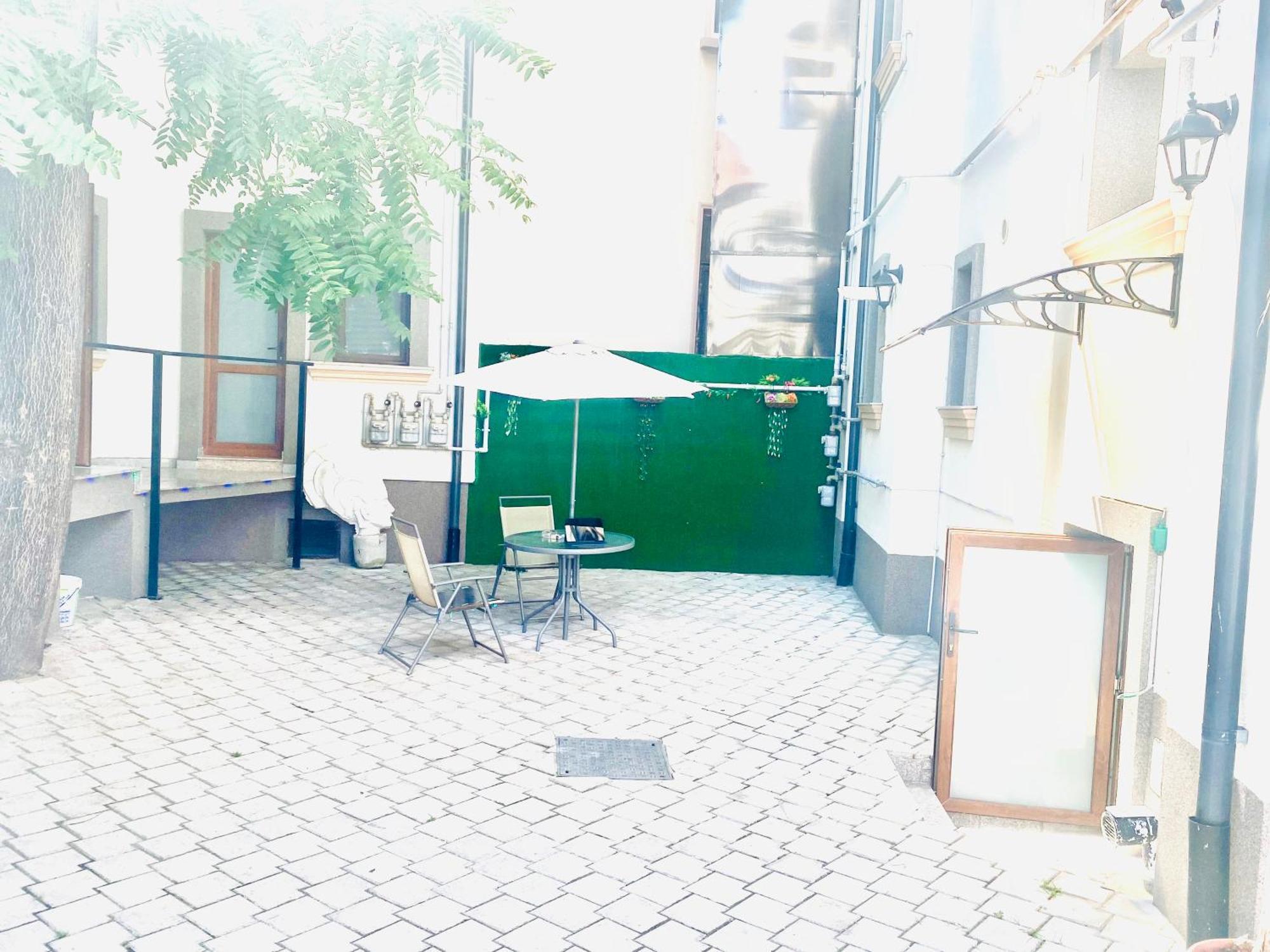 Albergue Cazan House Bucarest Exterior foto